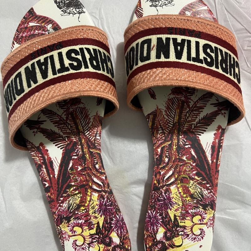 ch**an D*or slippers